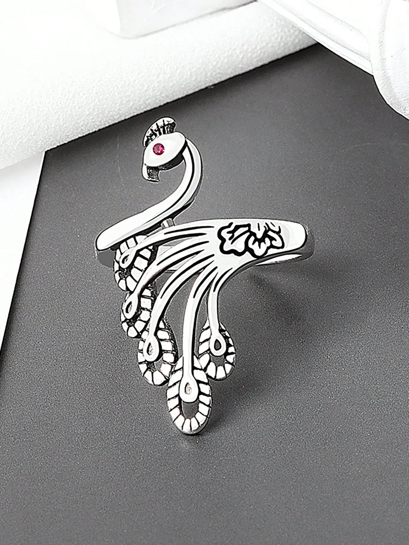 1pc Vintage Phoenix Shaped Ring For Women, Creative Peacock Hook, Sweater Chain Finger Accessory