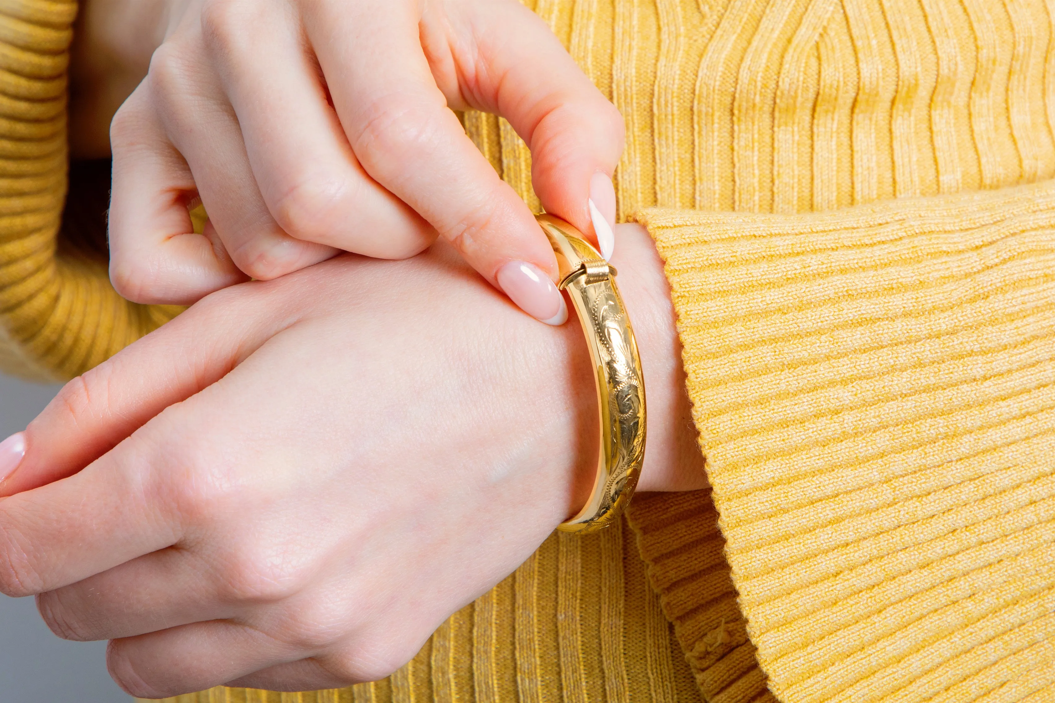 9ct Gold Engraved Bangle, 6.5"