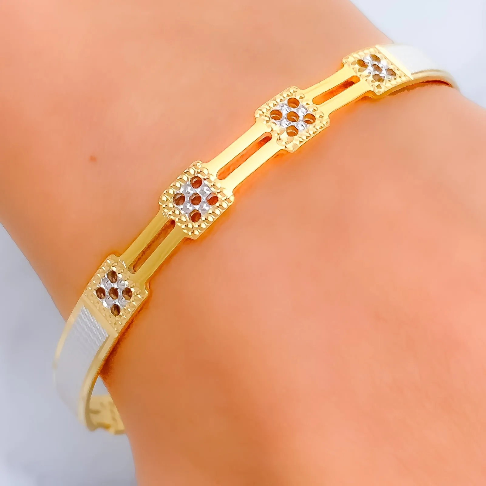 Alternating Geometric 22k Gold Bangle