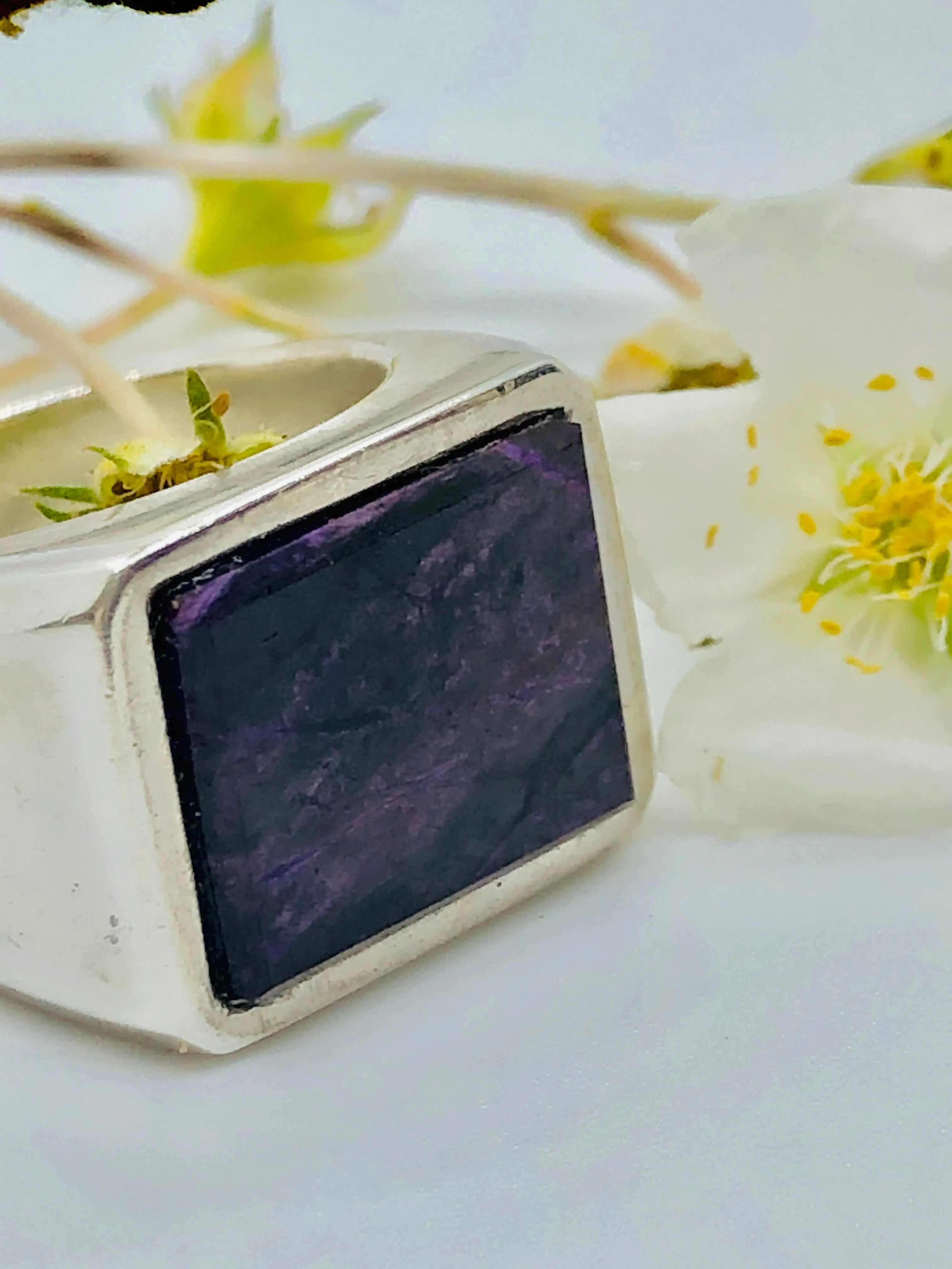 AMI AMETHYST SIGNET RING