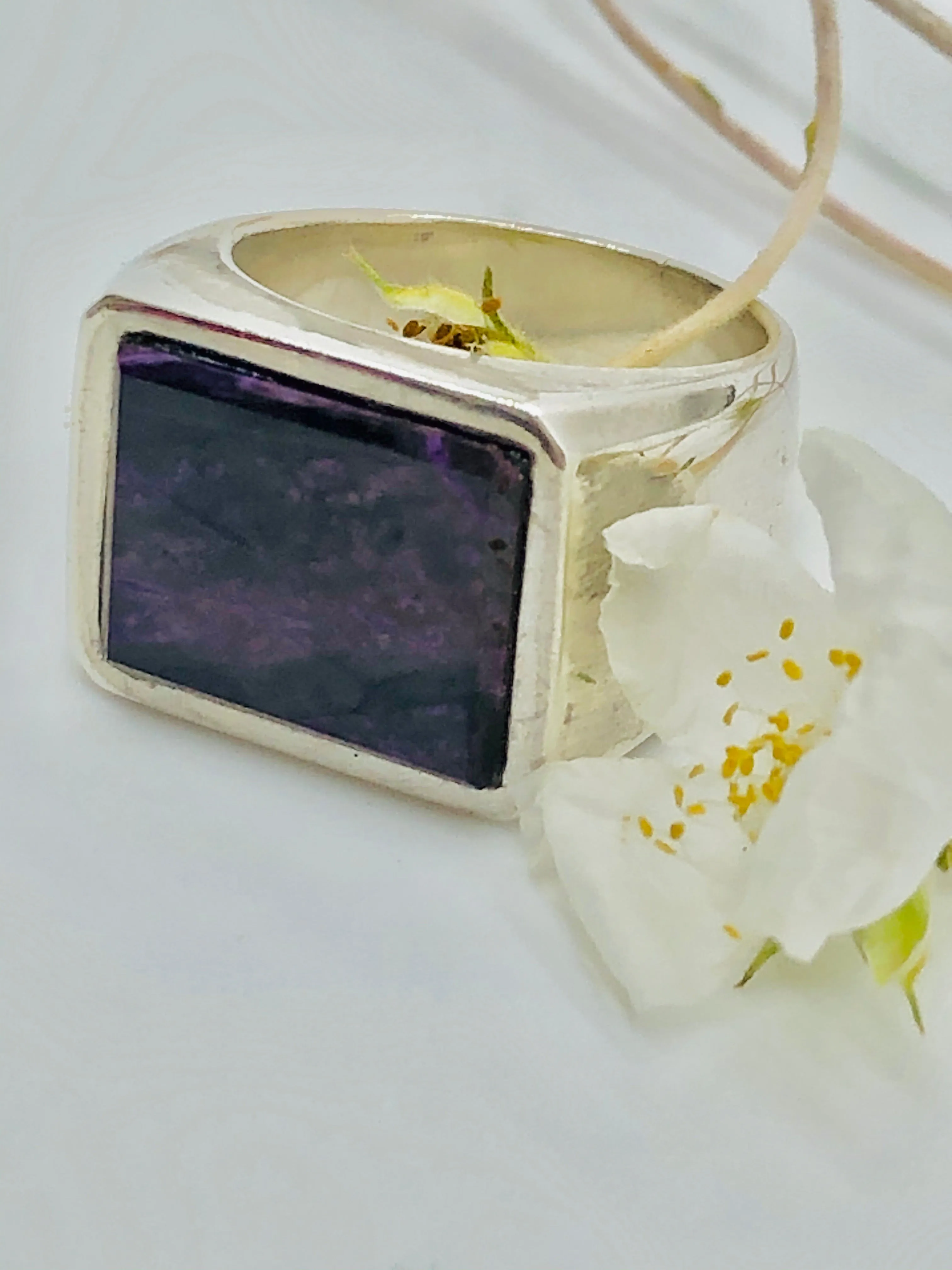 AMI AMETHYST SIGNET RING