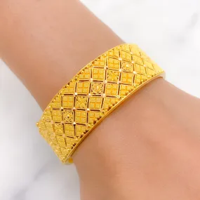 Beautiful Yellow Gold Bangle