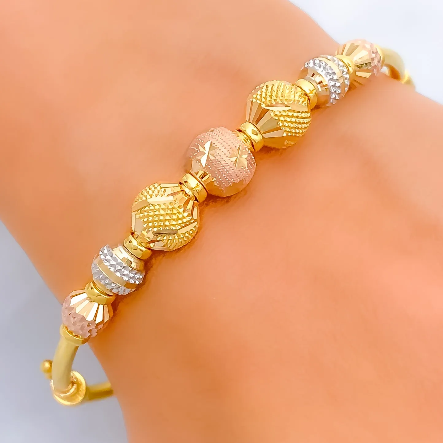 Blooming Fashionable 22k Gold Bangle Bracelet