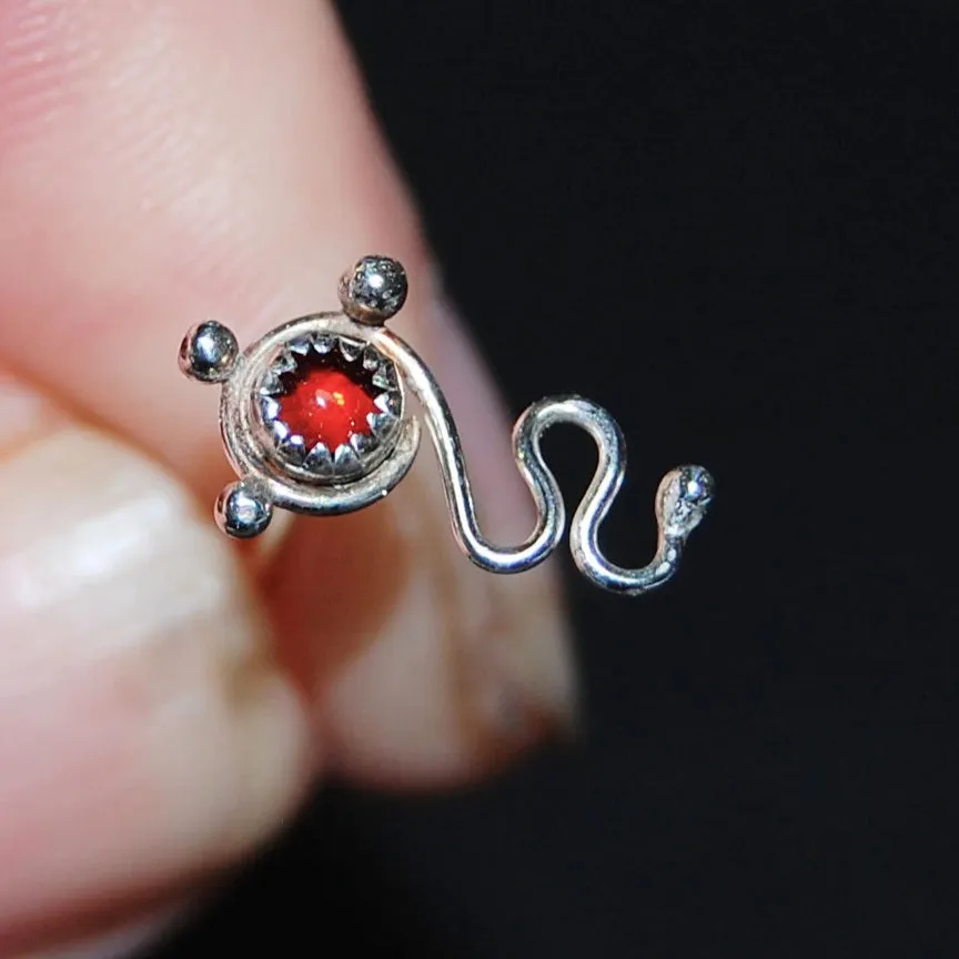 Encircle Me - Unique Garnet Nose Stud