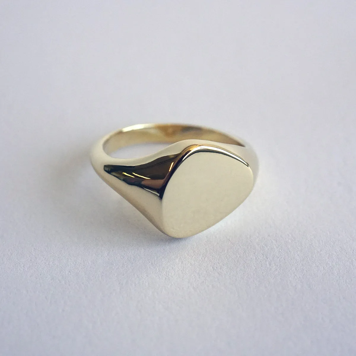 Goldfinger Signet Ring