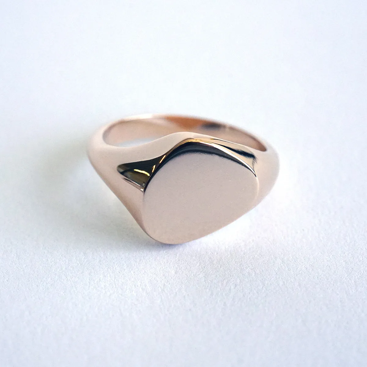 Goldfinger Signet Ring