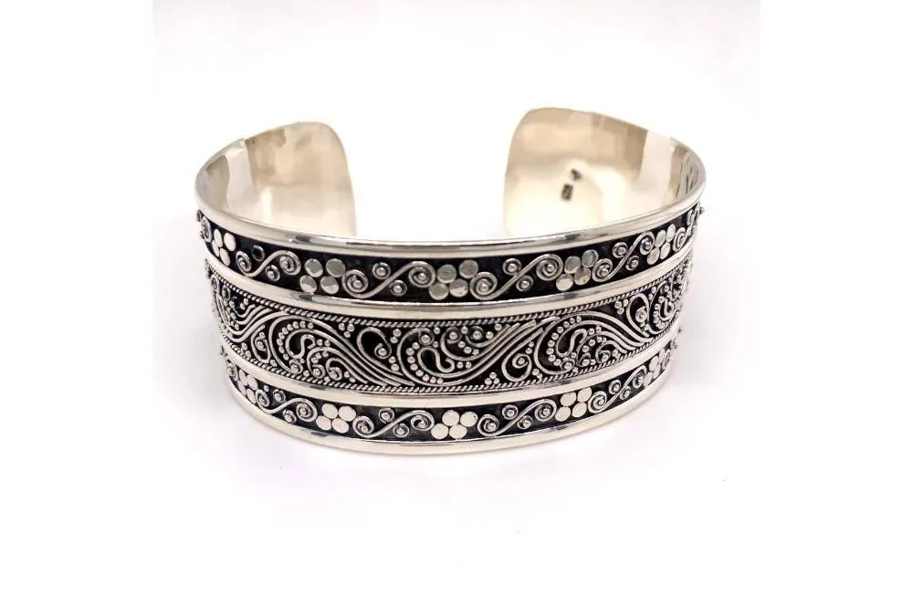 Intrinsic Bangle