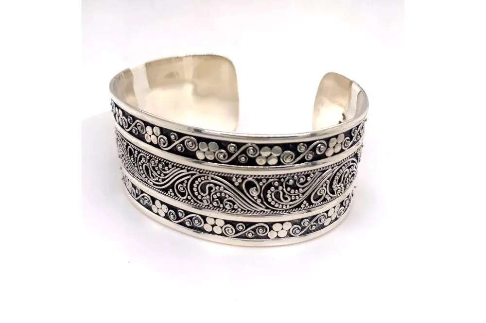 Intrinsic Bangle