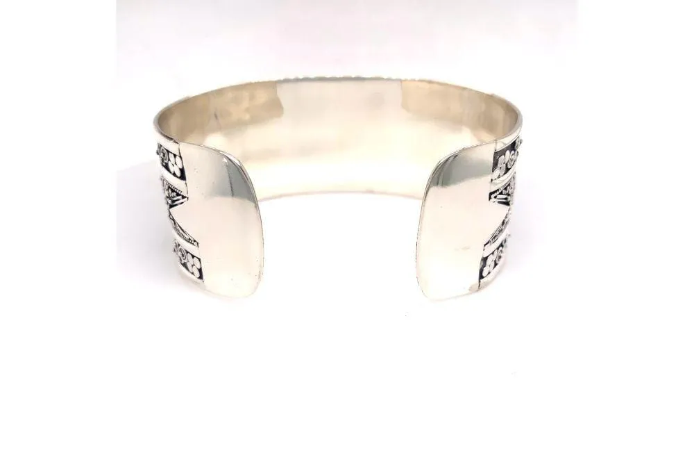 Intrinsic Bangle