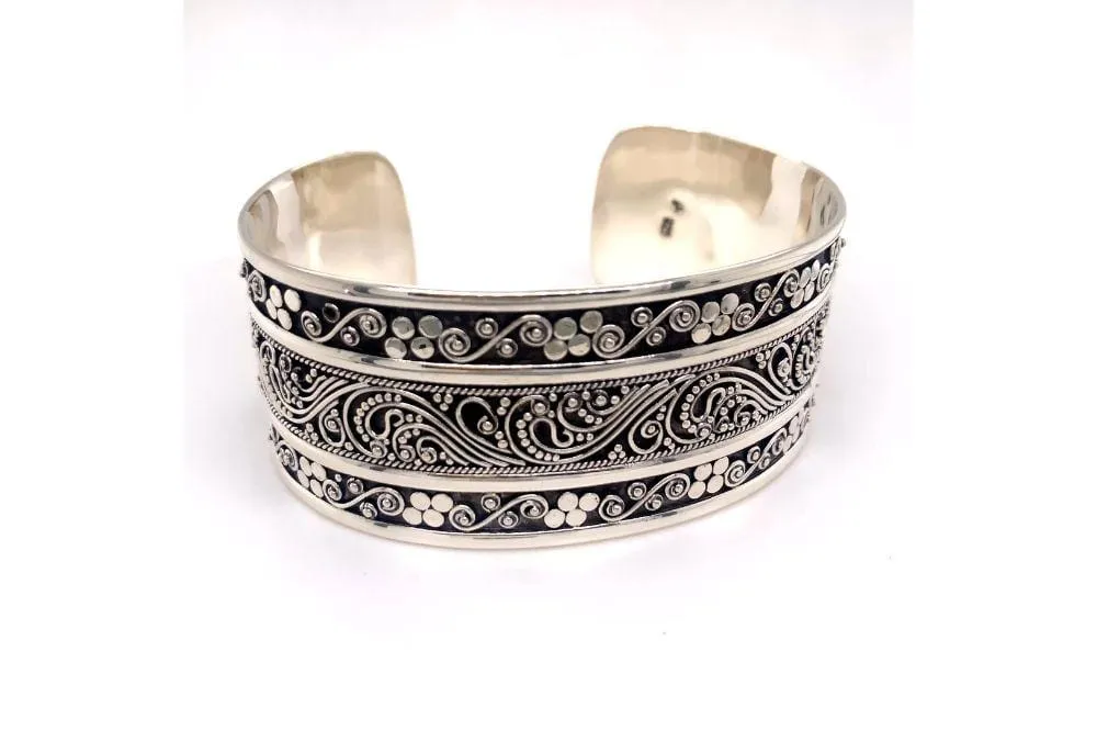 Intrinsic Bangle