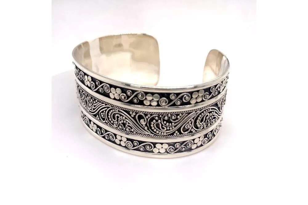 Intrinsic Bangle