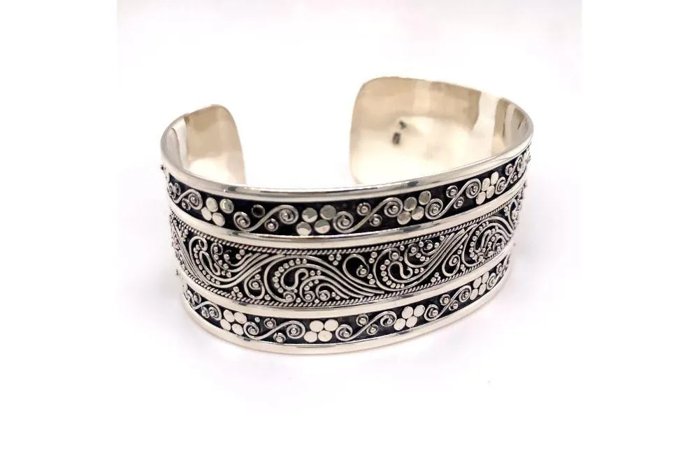 Intrinsic Bangle