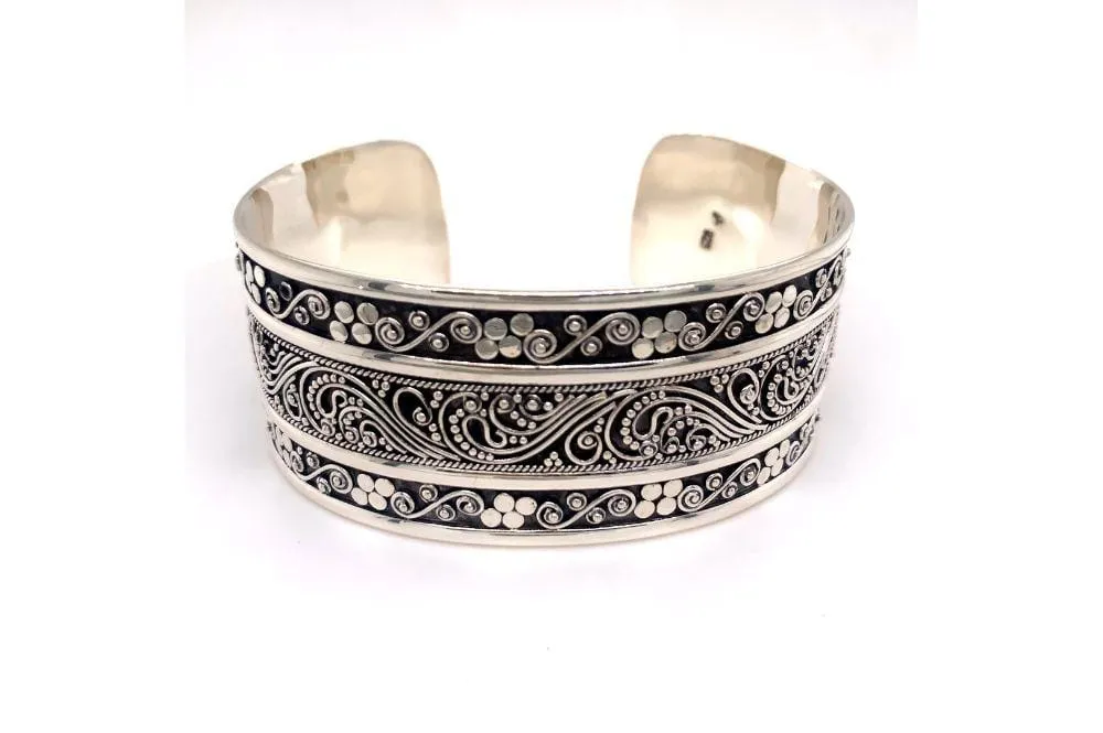 Intrinsic Bangle