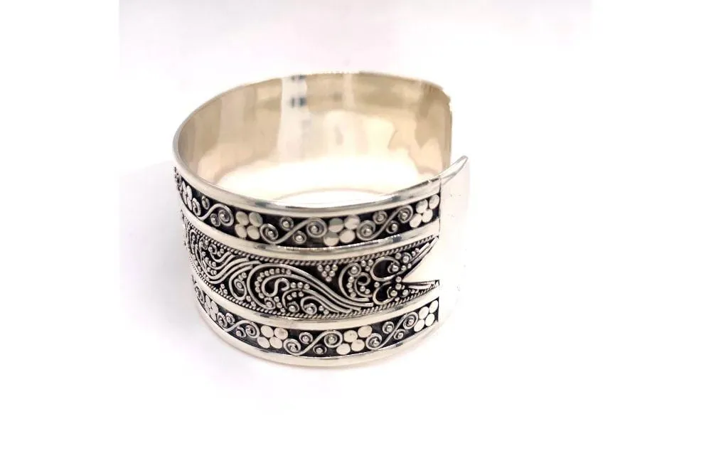 Intrinsic Bangle