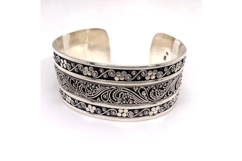 Intrinsic Bangle