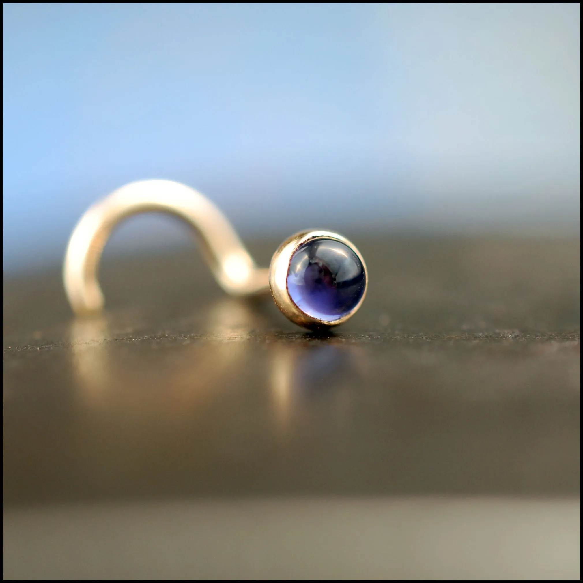 Iolite in Gold Nose Stud