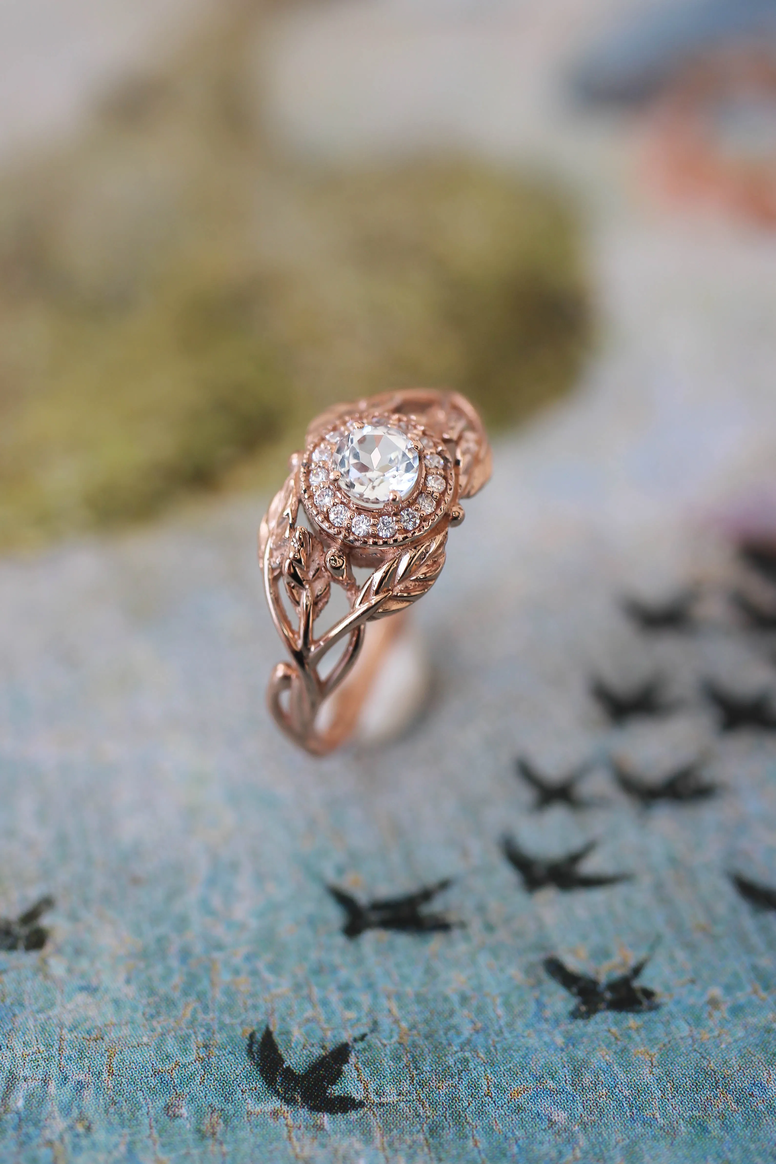 Leaf engagement ring with natural diamonds / Tilia halo