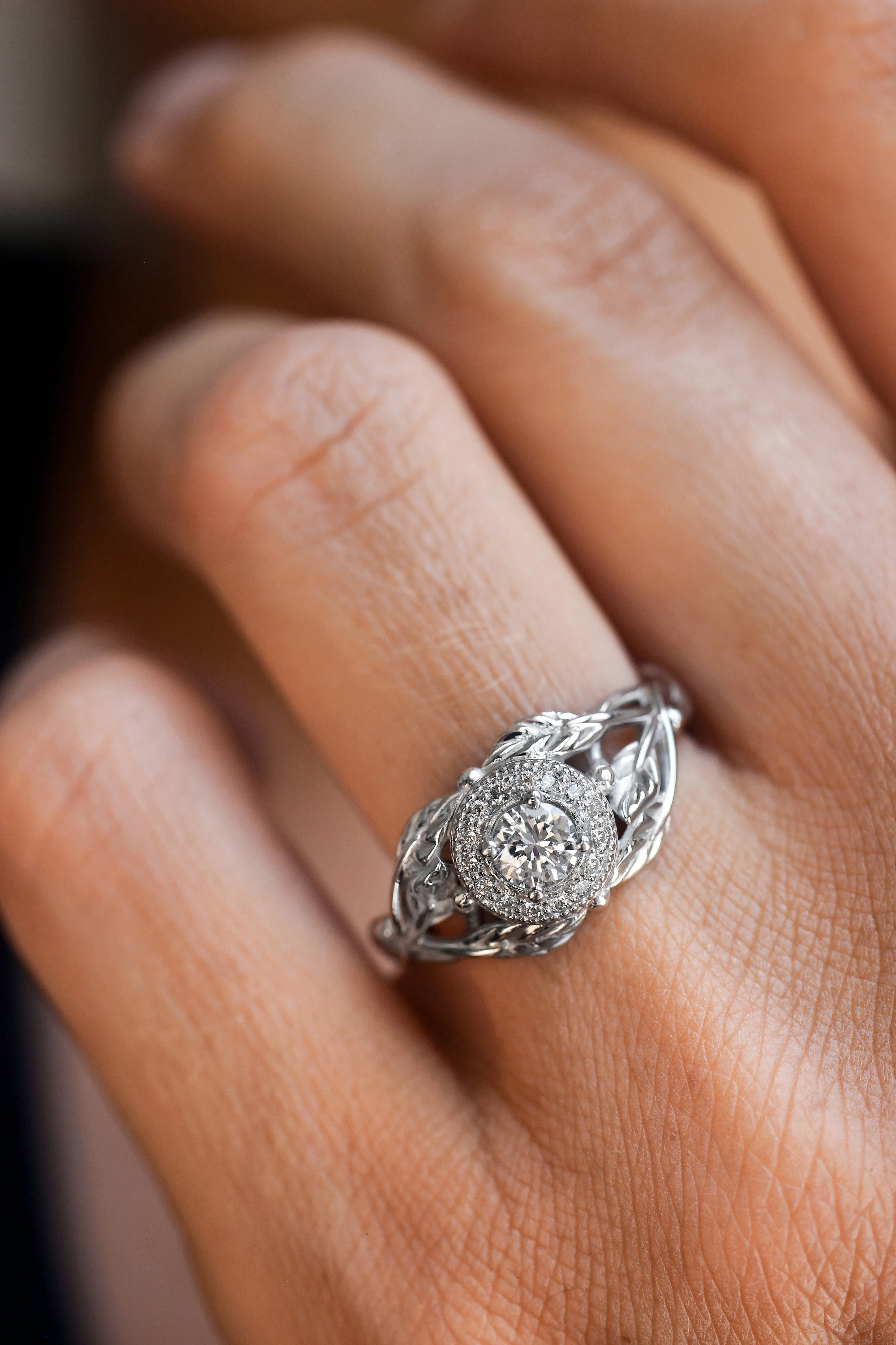 Leaf engagement ring with natural diamonds / Tilia halo