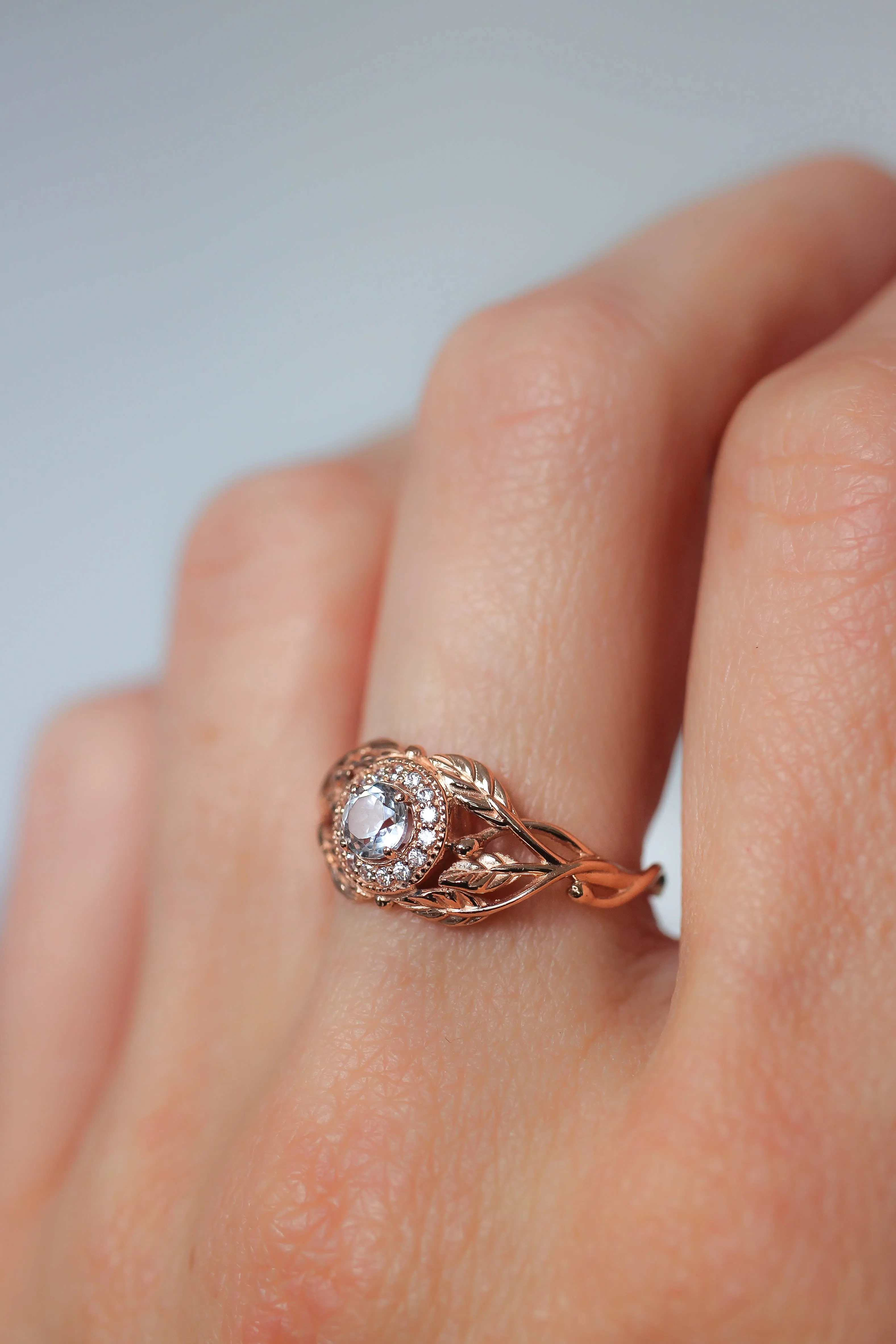 Leaf engagement ring with natural diamonds / Tilia halo