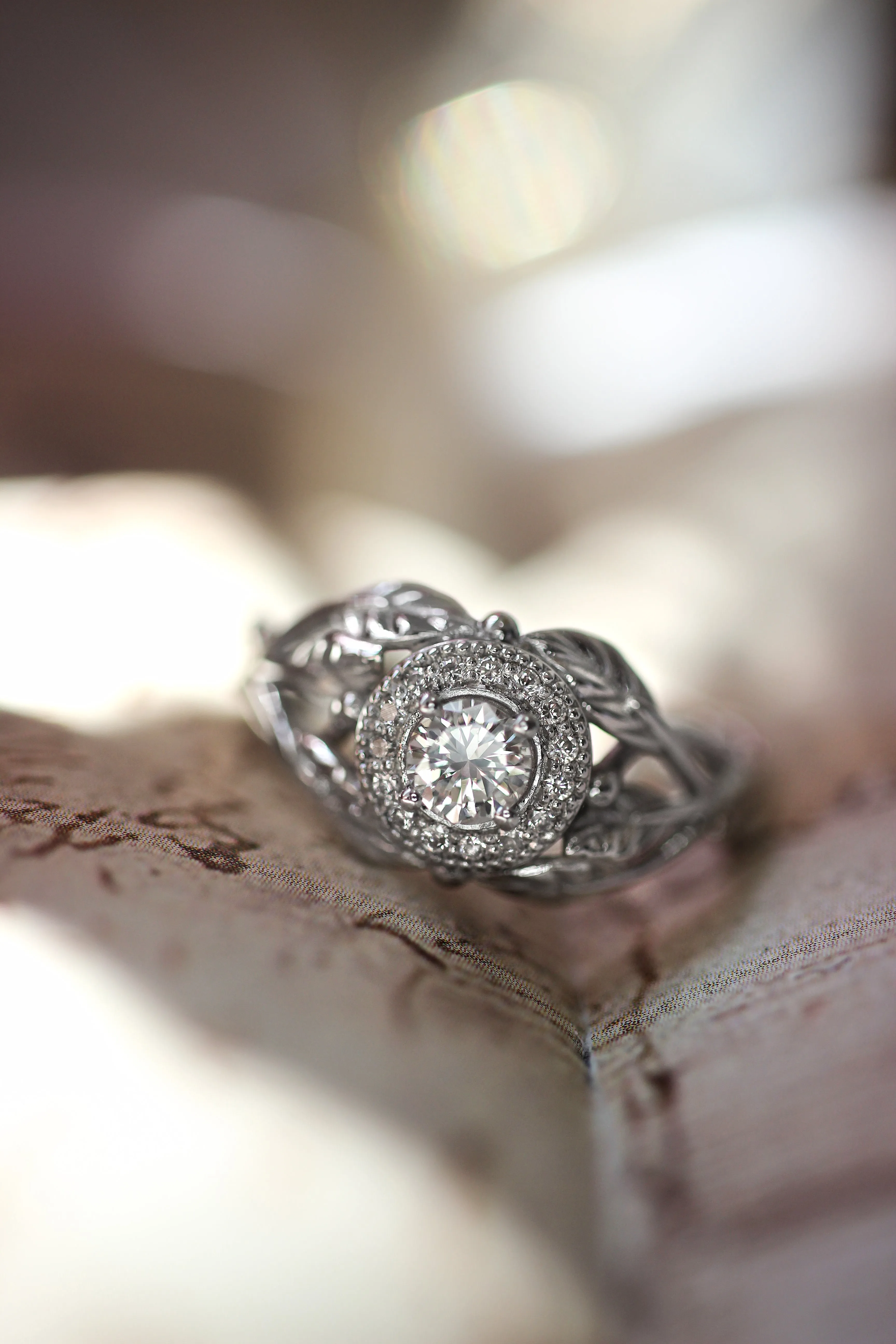 Leaf engagement ring with natural diamonds / Tilia halo