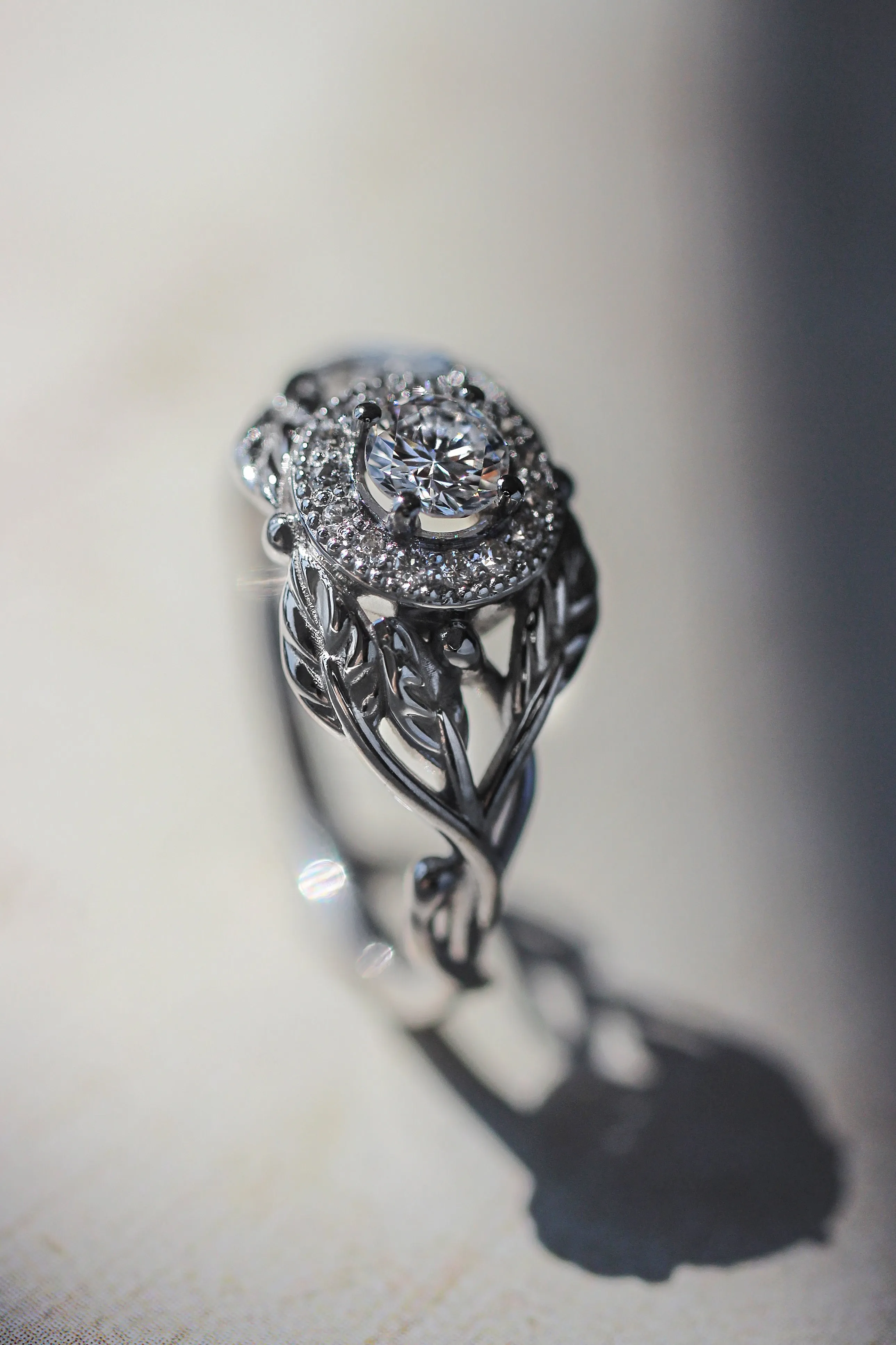 Leaf engagement ring with natural diamonds / Tilia halo