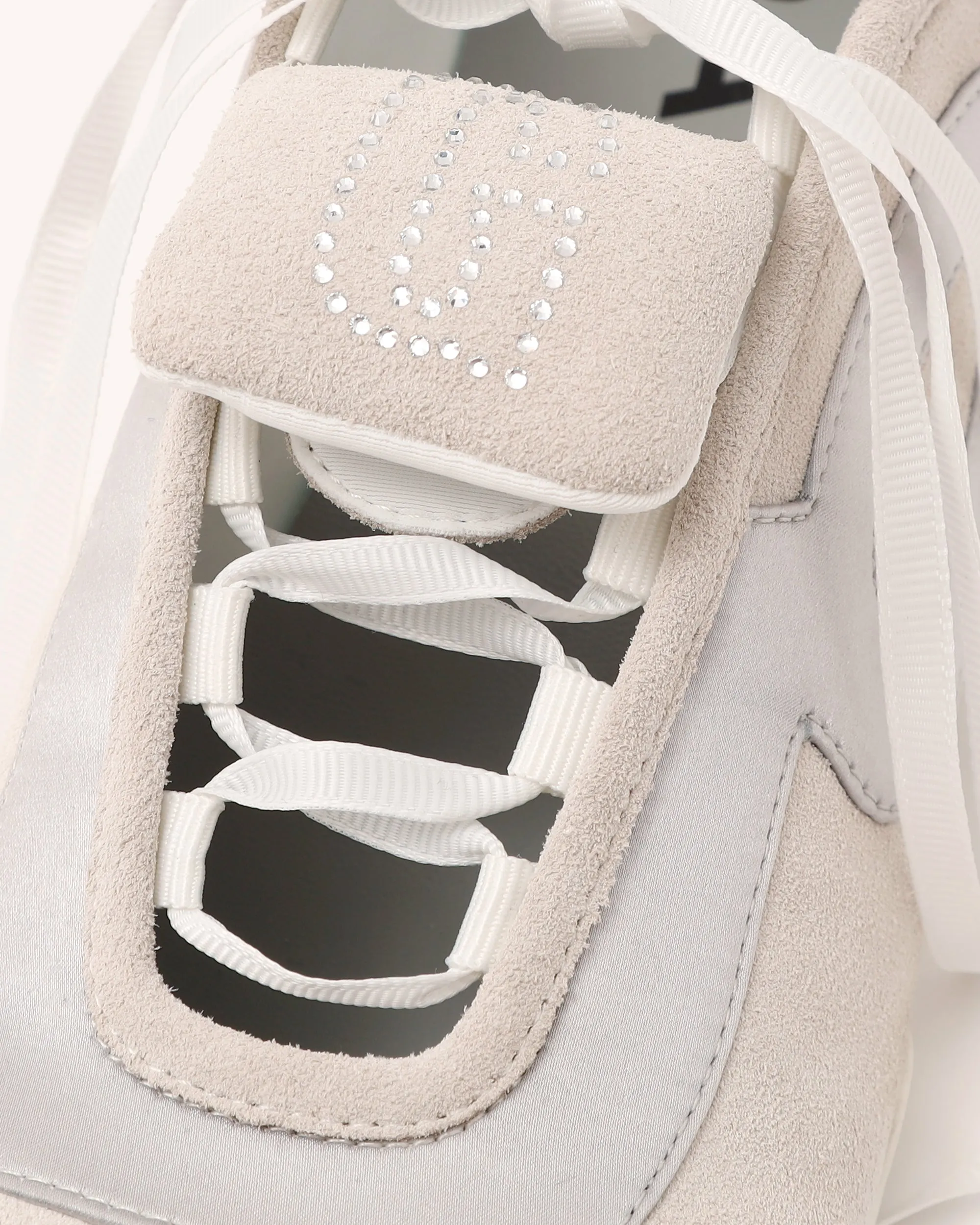 <b>GRAPE</b><br>Grey Retro Strappy Tongue Sneakers