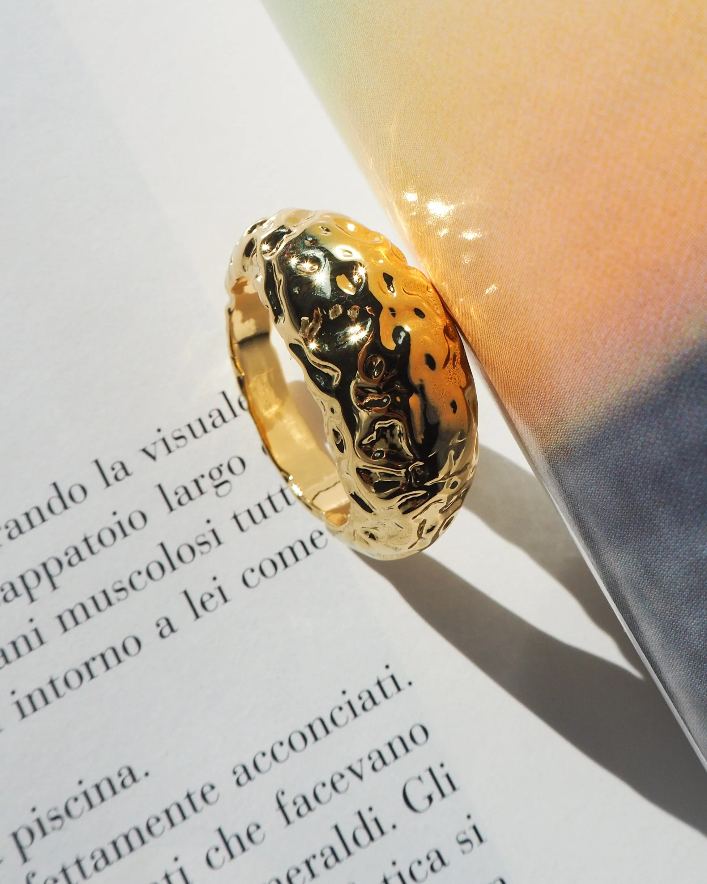 Molten Signet Ring- Gold