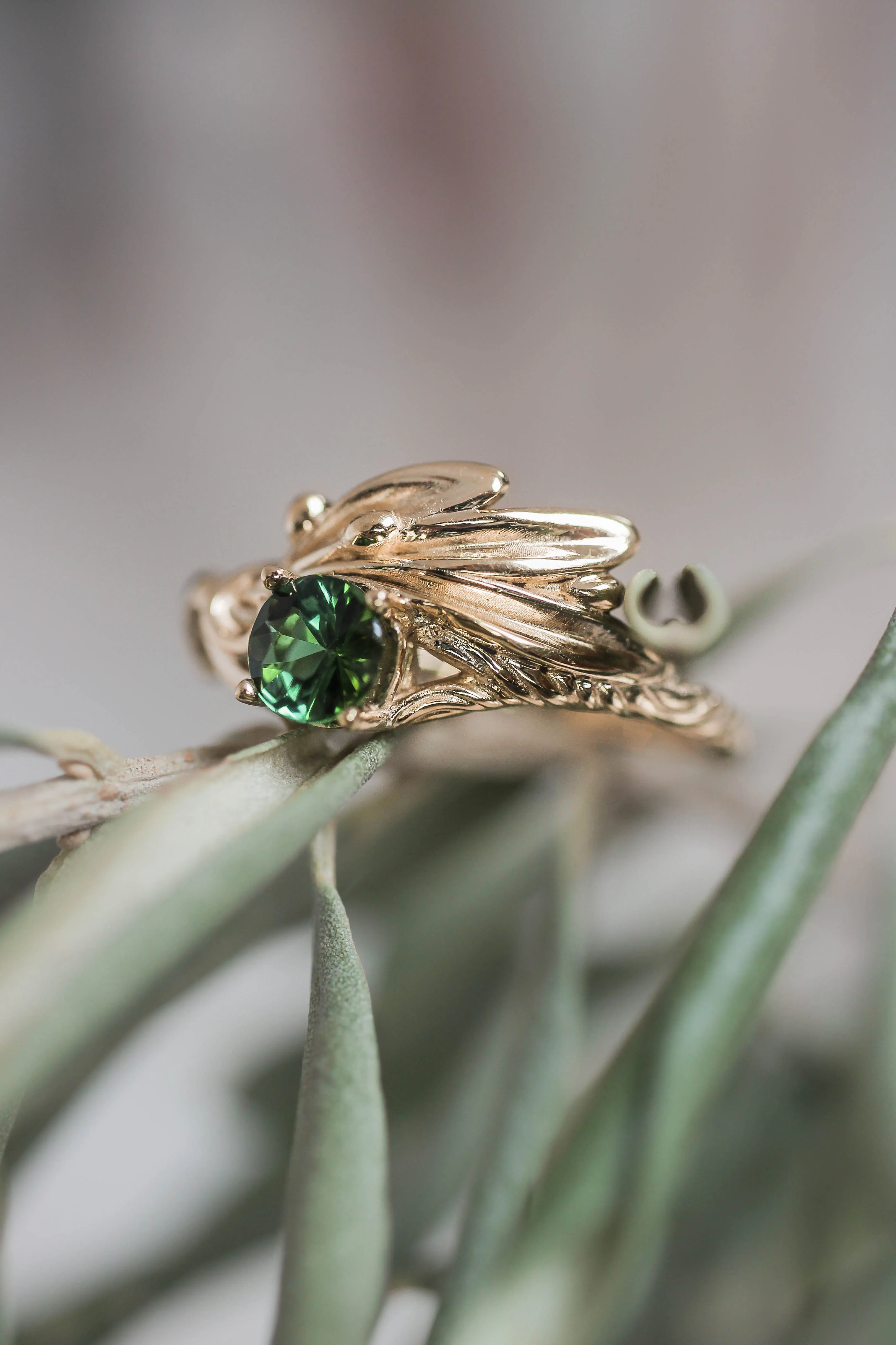 Olive branch ring with ribbon and green tourmaline / Olivia