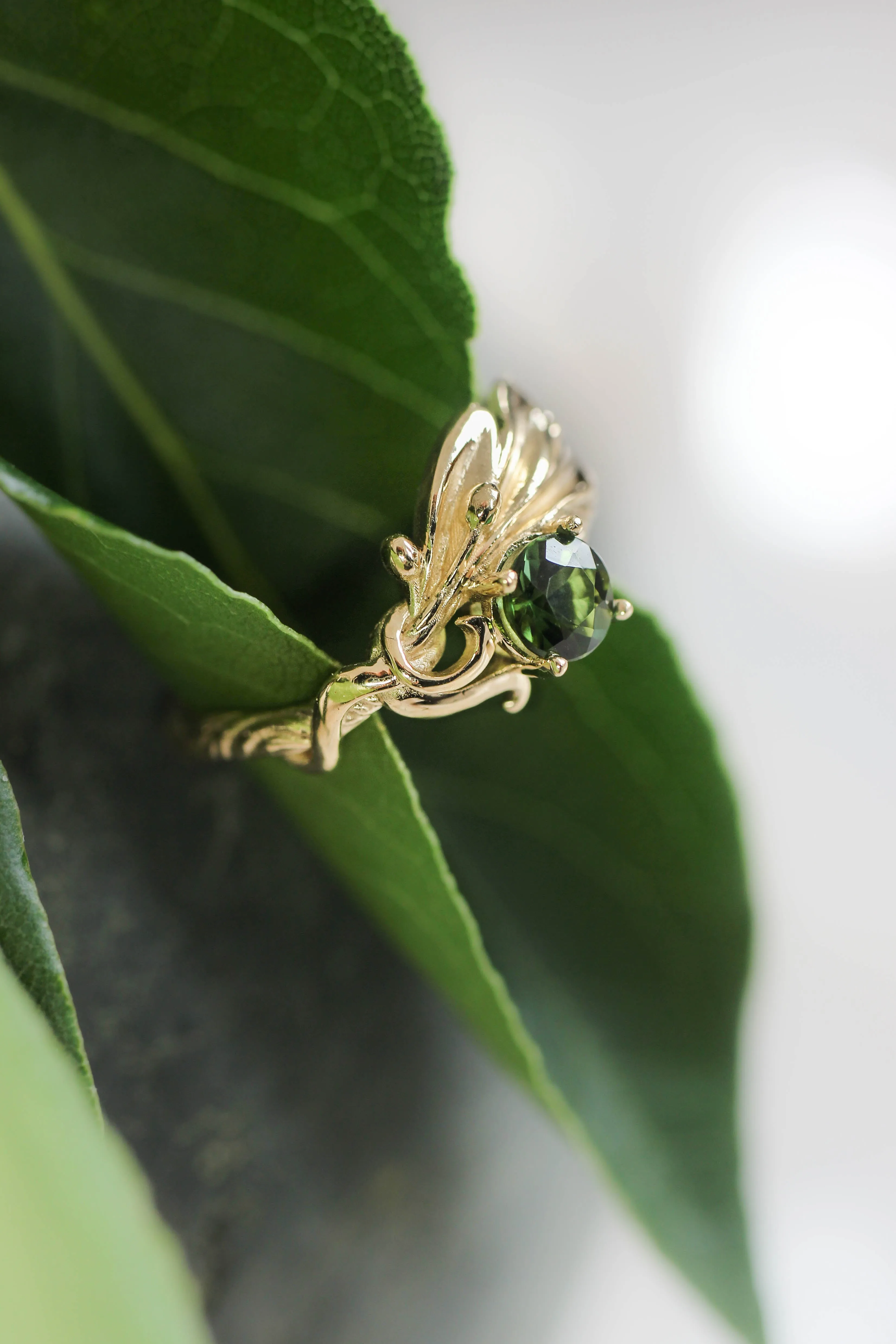 Olive branch ring with ribbon and green tourmaline / Olivia