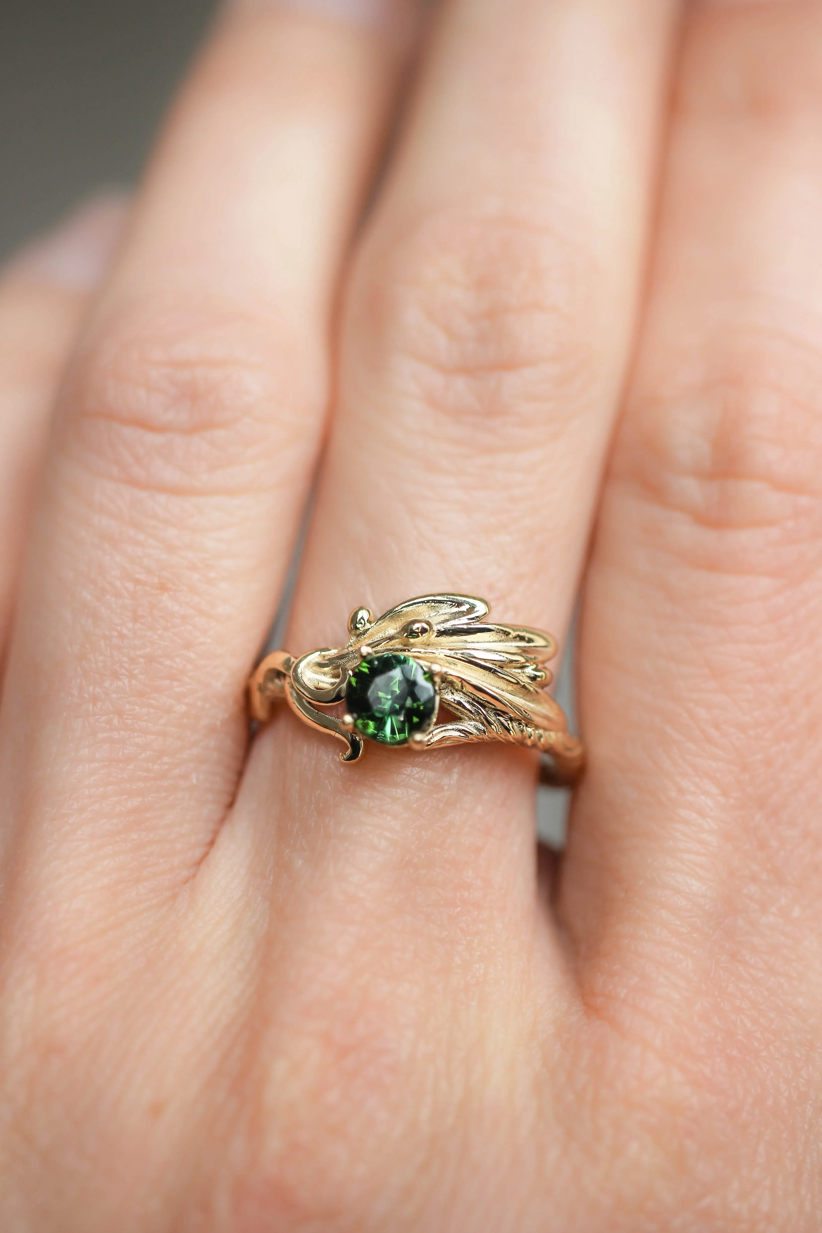 Olive branch ring with ribbon and green tourmaline / Olivia