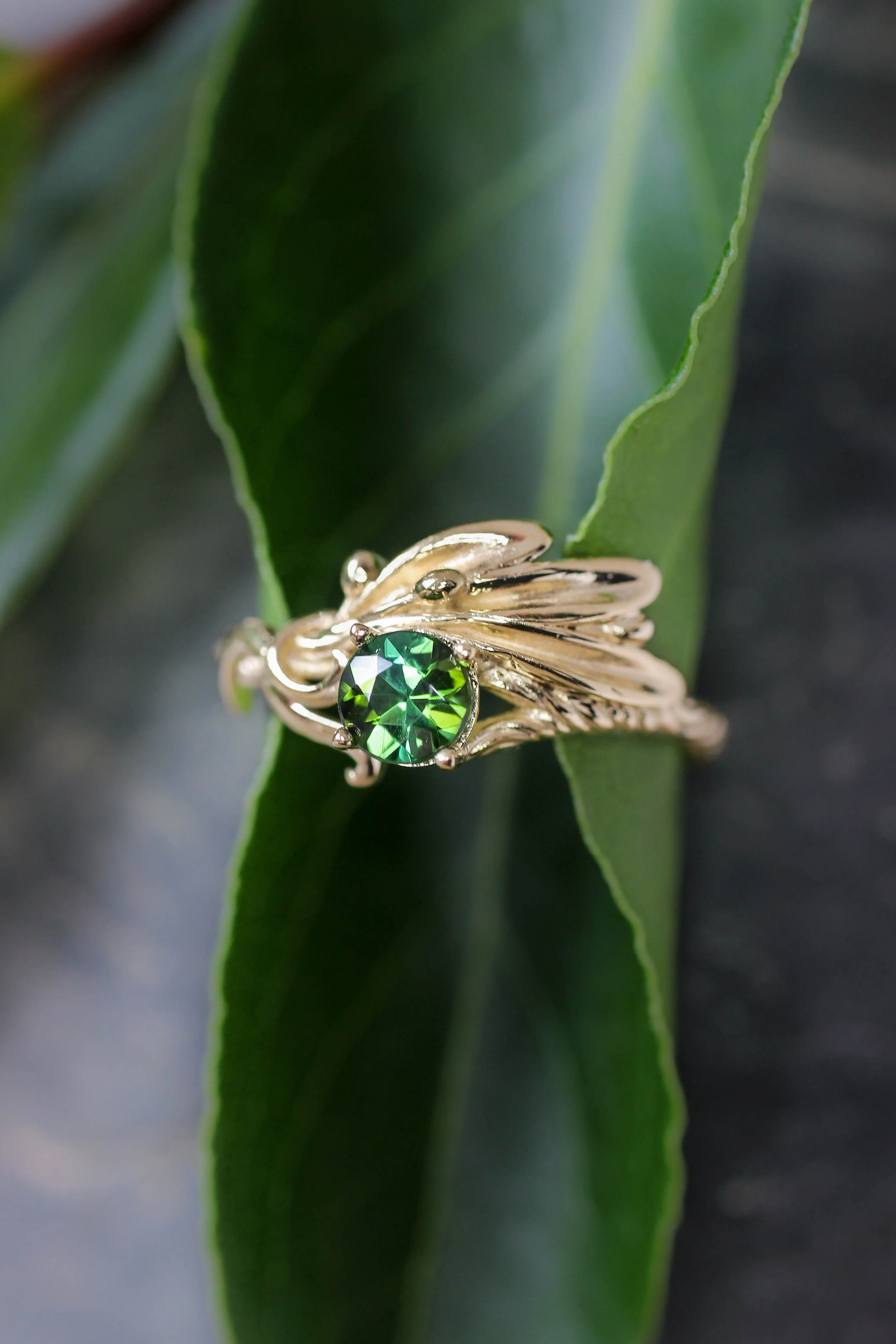 Olive branch ring with ribbon and green tourmaline / Olivia