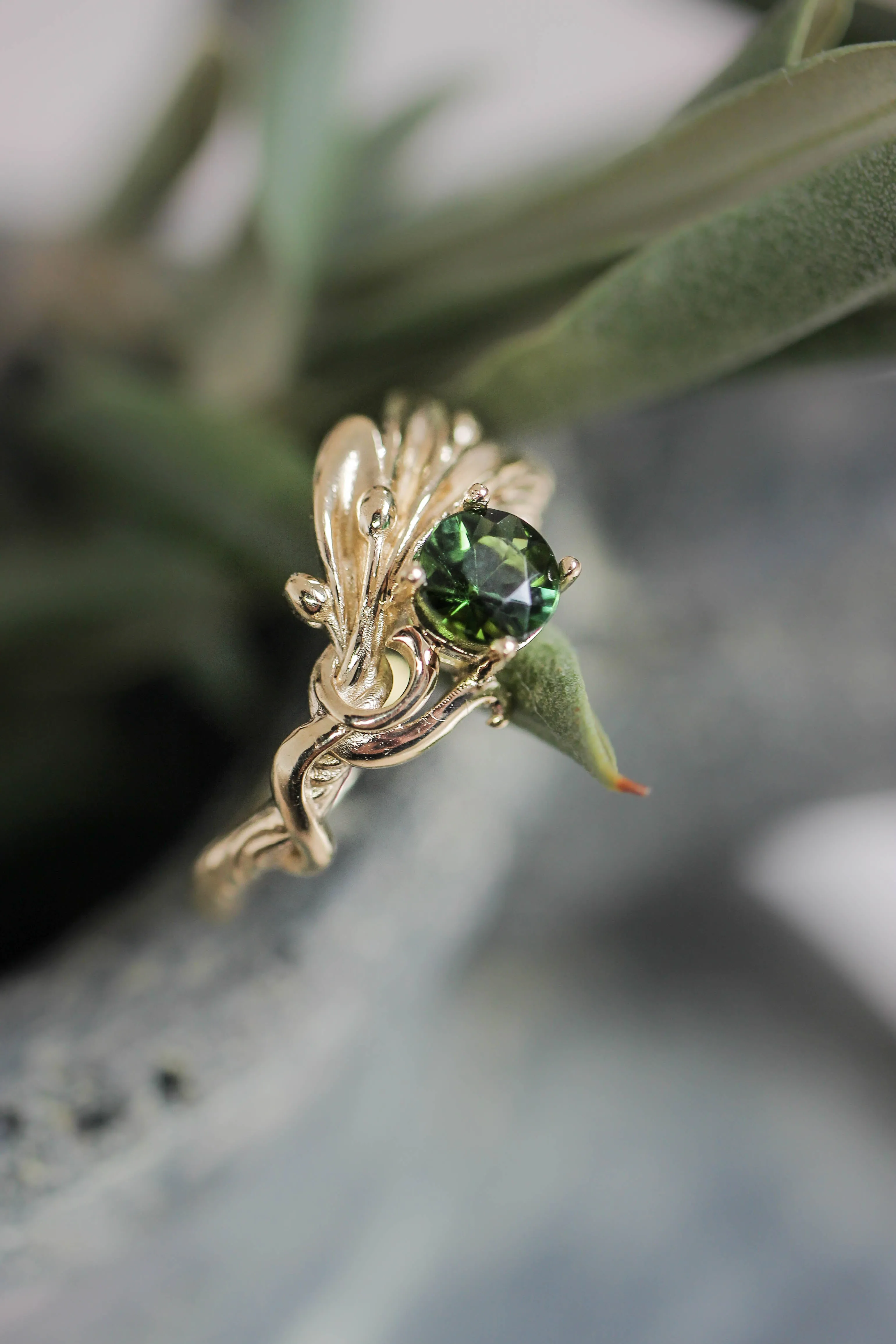 Olive branch ring with ribbon and green tourmaline / Olivia