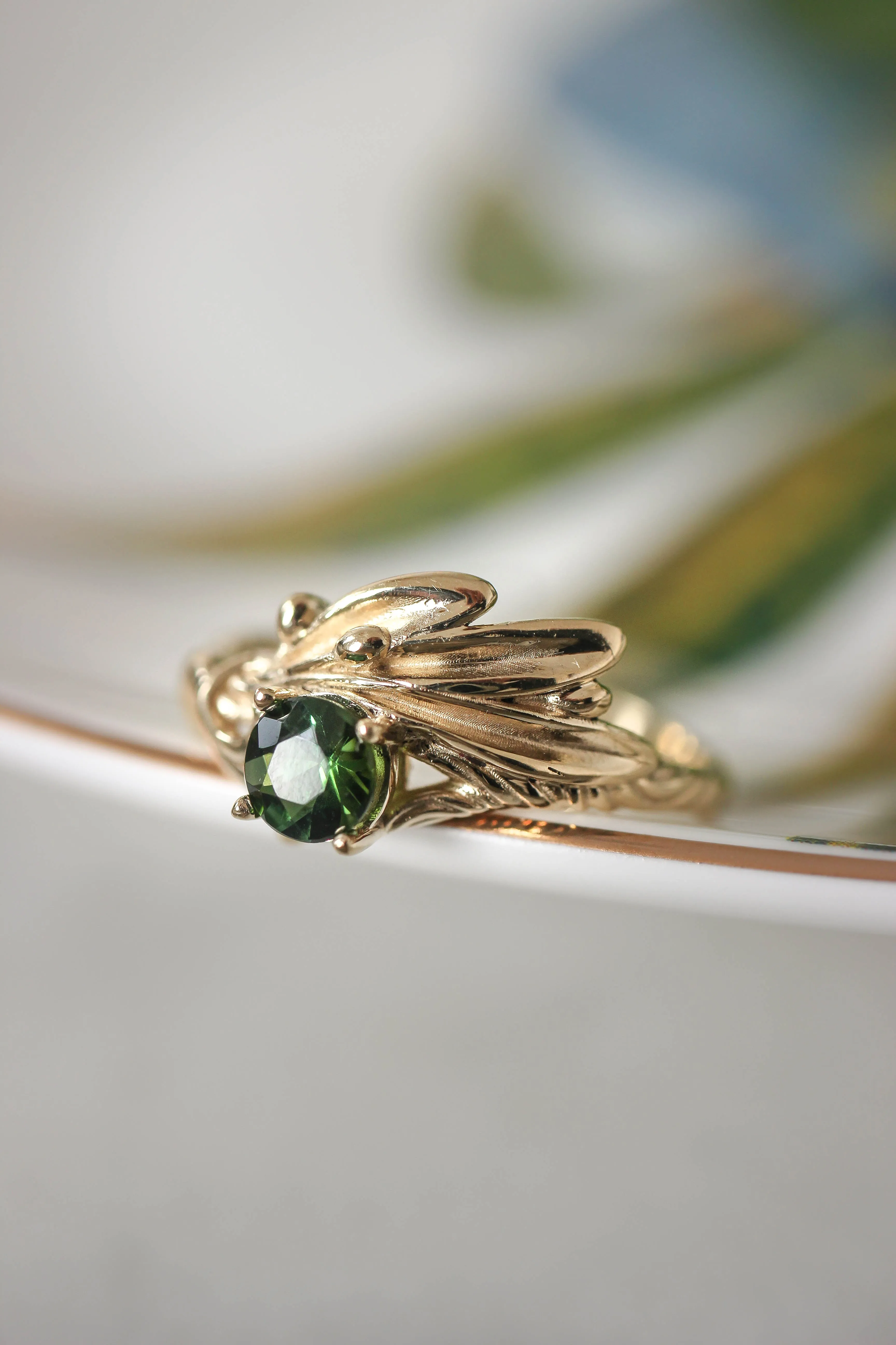 Olive branch ring with ribbon and green tourmaline / Olivia