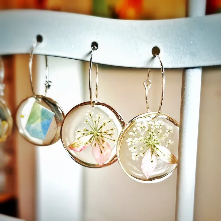 Resin Jewelry with Pressed Flowers Workshop