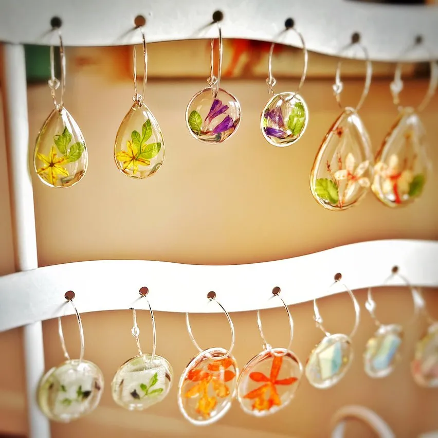 Resin Jewelry with Pressed Flowers Workshop