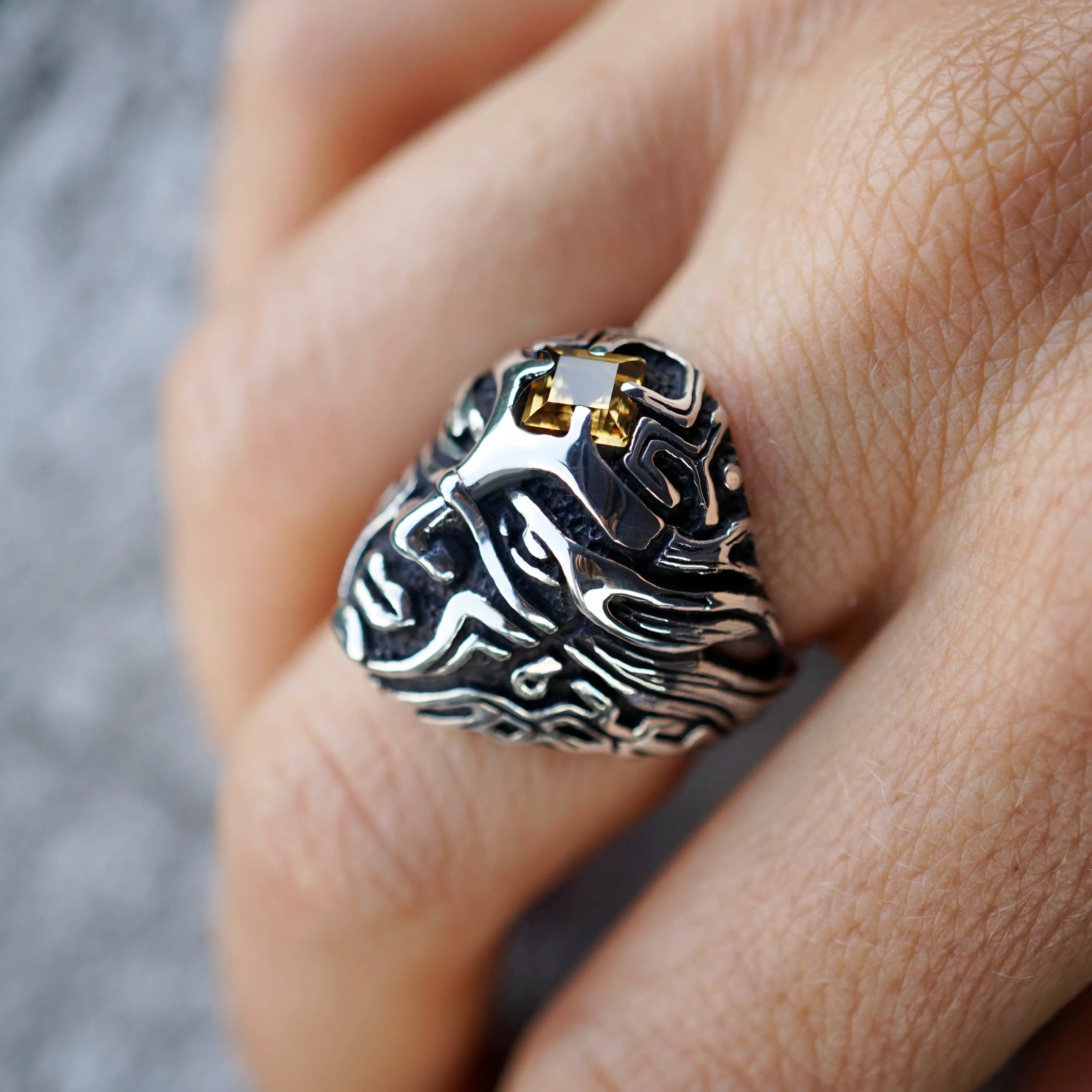 SHESHA CABO | signet Citrine ring